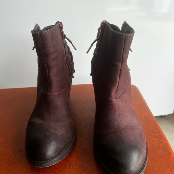 Steve Madden “Raglin” booties in Plum Never Used - Picture 4 of 9